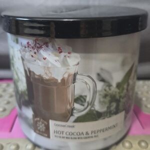 Goose Creek Hot Cocoa & Peppermint Candle - Black and White